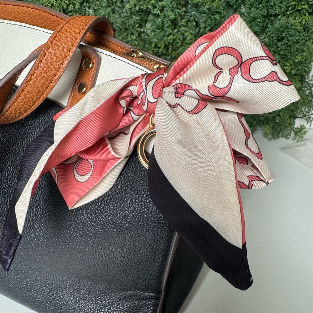 Bow accessory for purse, backpack or cup